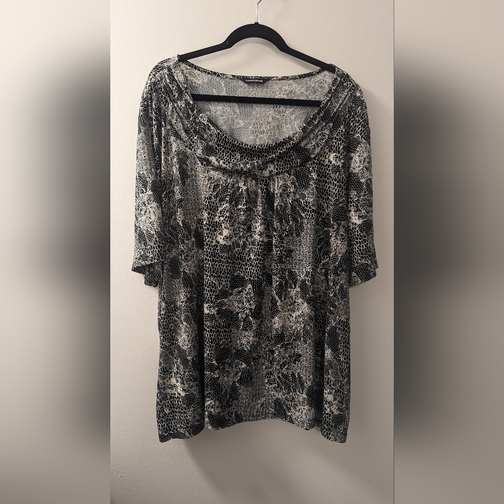 Pennington size 5X top black lace wow